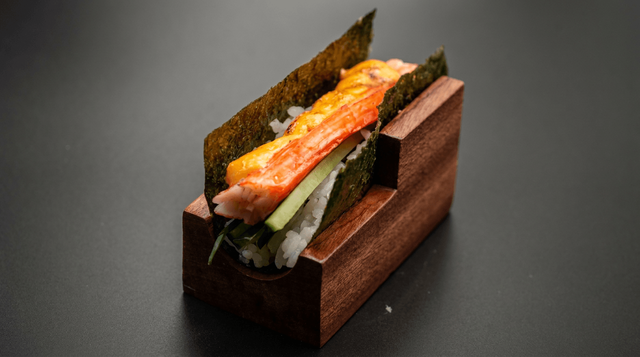 Kani Hand Roll.